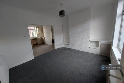 2 bedroom terraced house to rent, Hinde Street, Manchester, M40