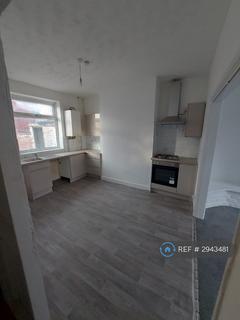 2 bedroom terraced house to rent, Hinde Street, Manchester, M40