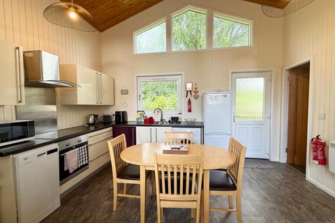 3 bedroom chalet for sale, 2 Ashcroft, Hunters Quay, PA23 8HP
