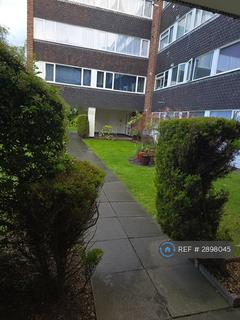 2 bedroom flat to rent, Romford Road, Chigwell, IG7