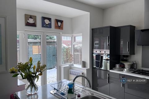 1 bedroom in a house share to rent - Linley Road, Stoke-On-Trent, ST4