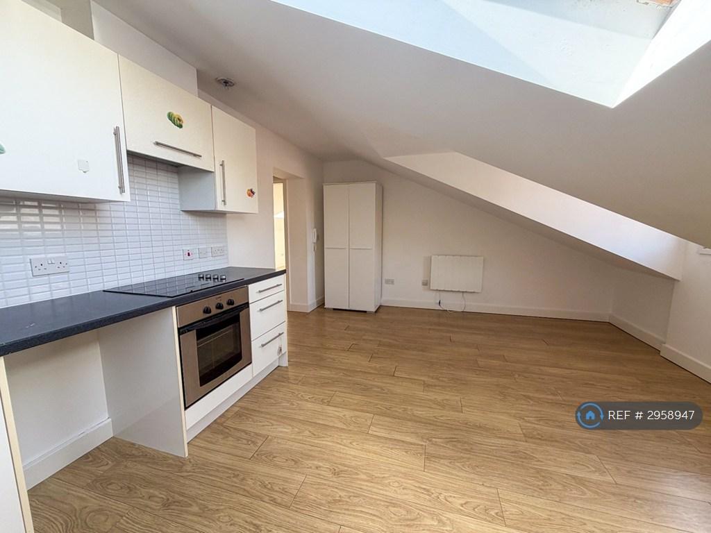 Apartment in Leicester, City of Leicester - View 3