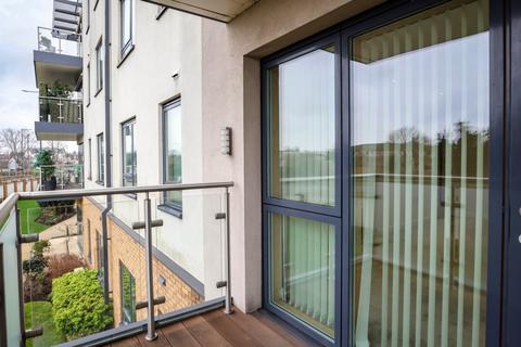 2 bedroom flat to rent, Castle View Retirement Village, Windsor SL4