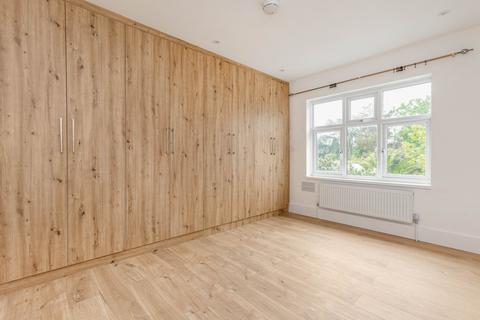 4 bedroom semi-detached house to rent, Sutton Hall Road, Hounslow TW5