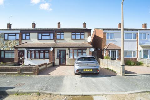 Flamingo Walk, Hornchurch, RM12