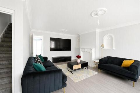 3 bedroom end of terrace house for sale, Flamingo Walk, Hornchurch, RM12