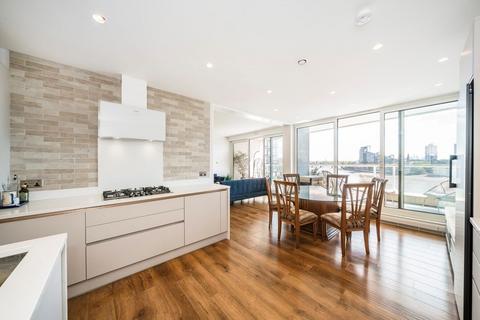 3 bedroom flat to rent, Chelsea Crescent, London SW10