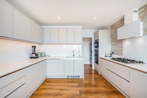 3 bedroom flat to rent, Chelsea Crescent, London SW10