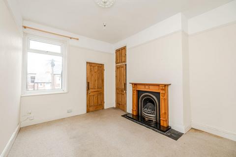 3 bedroom flat for sale, Simonside Terrace, Heaton, Newcastle Upon Tyne