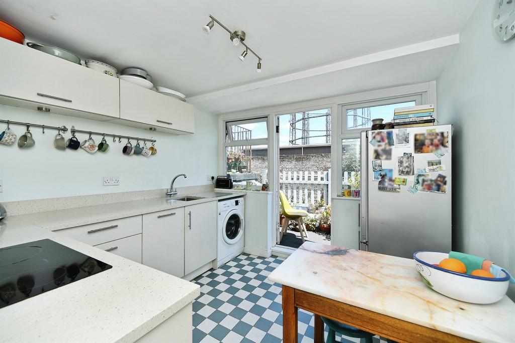 Apartment in Brighton - View 5