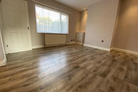 3 bedroom semi-detached house to rent, Summerville Road, Salford