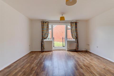 3 bedroom semi-detached house to rent, Pericles Close, Heathcote, Warwick