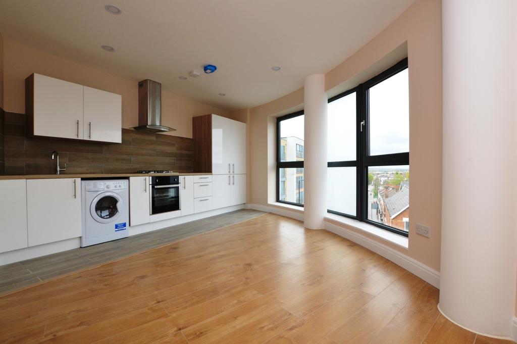 Apartment in Croydon, Broad Green - View 2