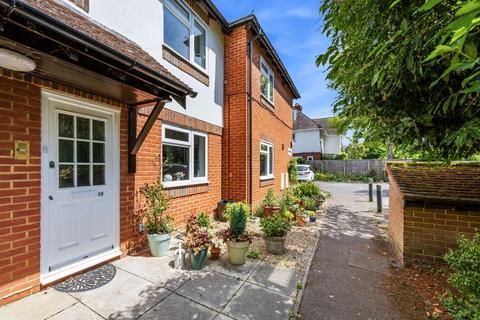 Mayfield Road, Weybridge, KT13