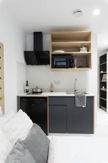 Studio to rent, Commercial Road