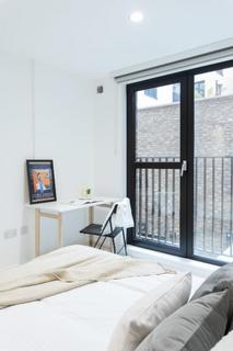 Studio to rent, Commercial Road