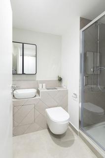 Studio to rent, Commercial Road