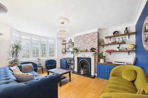 Herlwyn Avenue, Ruislip, HA4