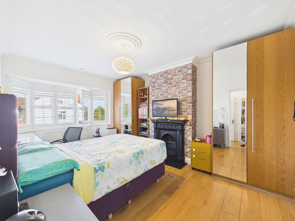 Bedroom, fireplace