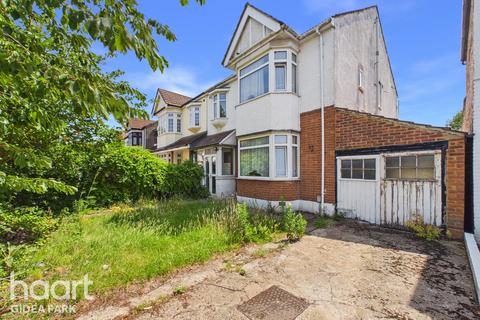 Fairholme Avenue, Romford