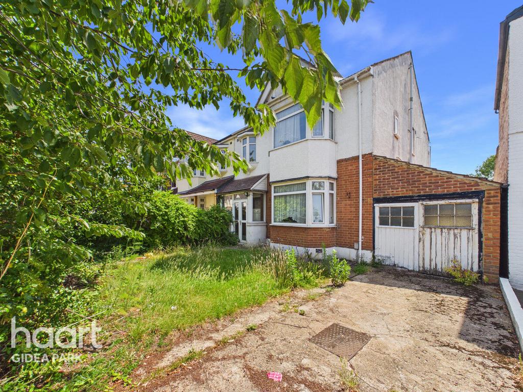Detached house exterior, garage