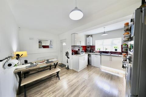 3 bedroom terraced house for sale, 1St Avenue, Hull
