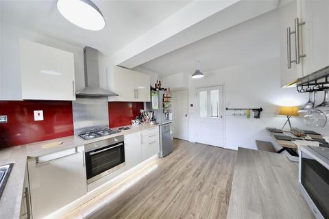 3 bedroom terraced house for sale, 1St Avenue, Hull