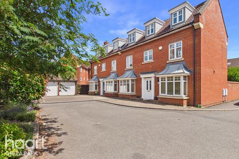 Oxford Close, Academy Fields Estate, Gidea Park