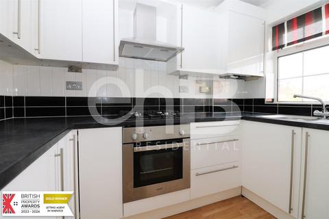 2 bedroom semi-detached house to rent, Armstrong Close, Leamington Spa