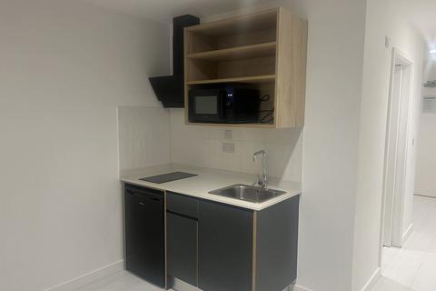 Studio to rent, Commercial Road