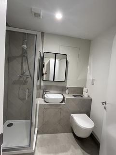 Studio to rent, Commercial Road