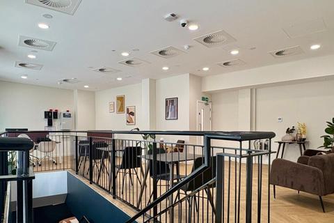 Studio to rent, Commercial Road