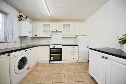 2 bedroom terraced house for sale, Warton Green, Luton