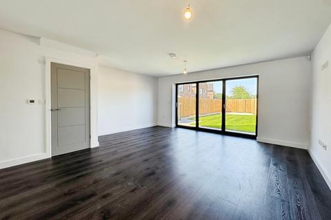 3 bedroom semi-detached house to rent, Brickyard Close, Levenshulme, Manchester, M19