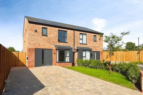 3 bedroom semi-detached house to rent, Brickyard Close, Levenshulme, Manchester, M19