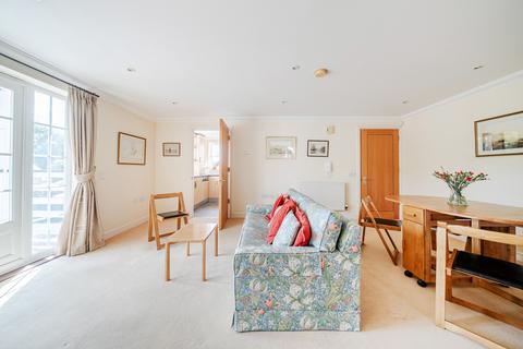 2 bedroom flat for sale, London Road, Marlborough, SN8
