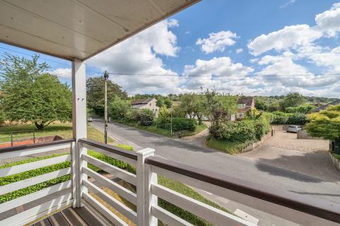 2 bedroom flat for sale, London Road, Marlborough, SN8