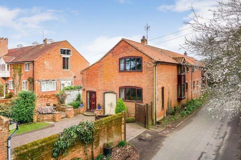 4 bedroom barn conversion to rent, Hall Road, Blofield Heath, Norwich
