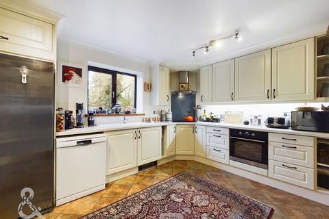 4 bedroom barn conversion to rent, Hall Road, Blofield Heath, Norwich