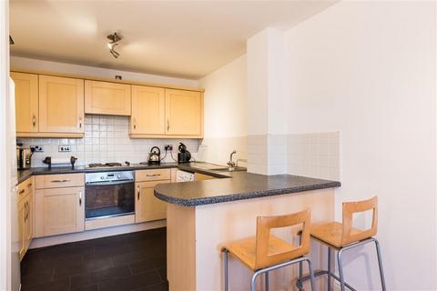 2 bedroom apartment for sale, Abbots Mews, Cardigan Lane, Burley
