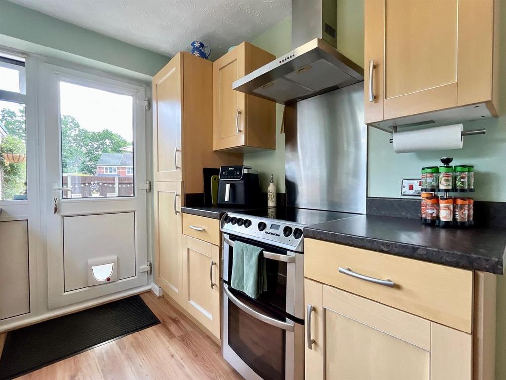 Dovebridge Close, Sutton Coldfield – další