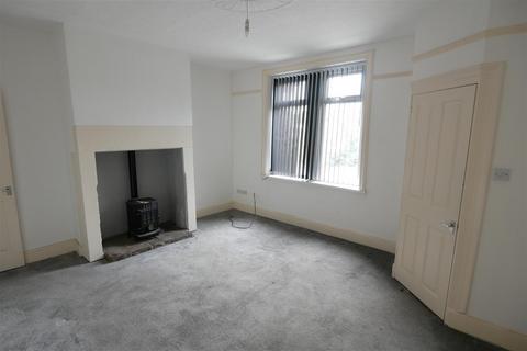3 bedroom house to rent, Armytage Road, Brighouse