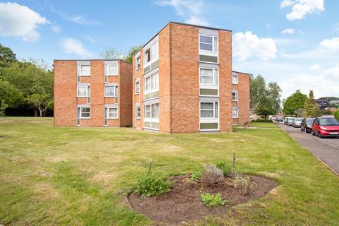 2 bedroom flat for sale, Heathside, WEYBRIDGE, KT13