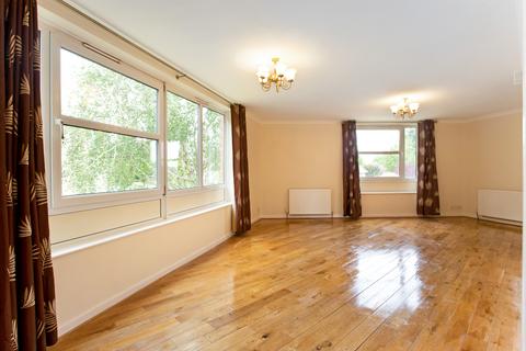2 bedroom flat for sale, Heathside, WEYBRIDGE, KT13