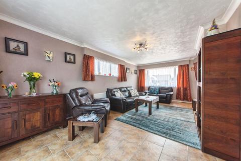 3 bedroom chalet for sale, Lincoln Way, Spalding