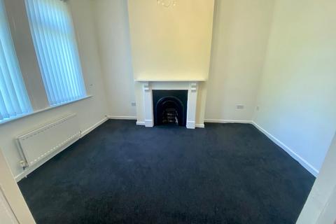 3 bedroom terraced house to rent, South Terrace, Southwick, Sunderland, SR5