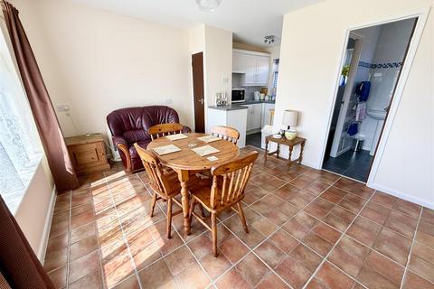 2 bedroom chalet for sale, Walcott Chalet Park, Walcott NR12