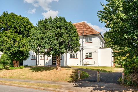 2 bedroom ground floor flat for sale, Manor Green Road, Epsom KT19