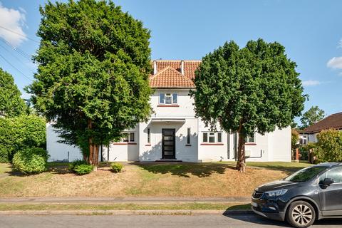 2 bedroom ground floor flat for sale, Manor Green Road, Epsom KT19