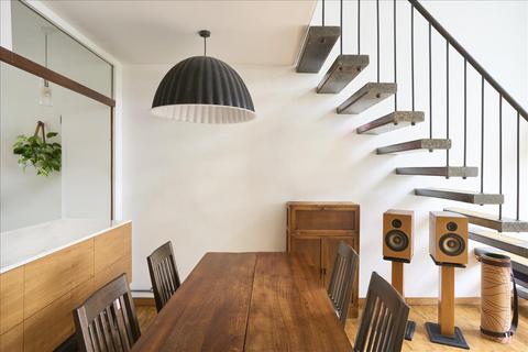 Hatfield House, Golden Lane Estate, London, EC1Y